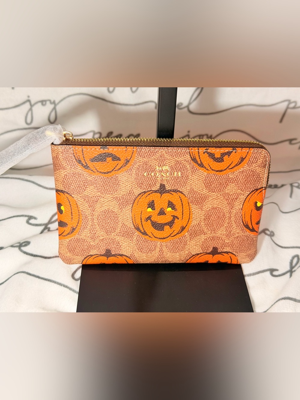 Coach Corner Zip Wristlet In Signature Canvas With Halloween
Pumpkin 🎃 Print NWT